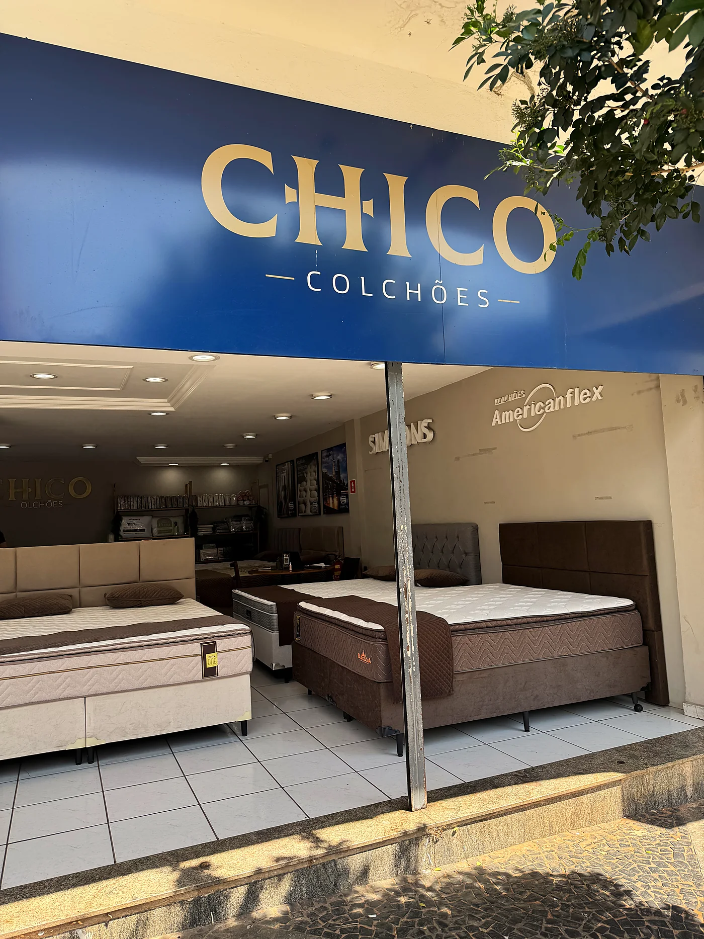 Fachada da Chico Colchões Centro, na Rua Rio Branco